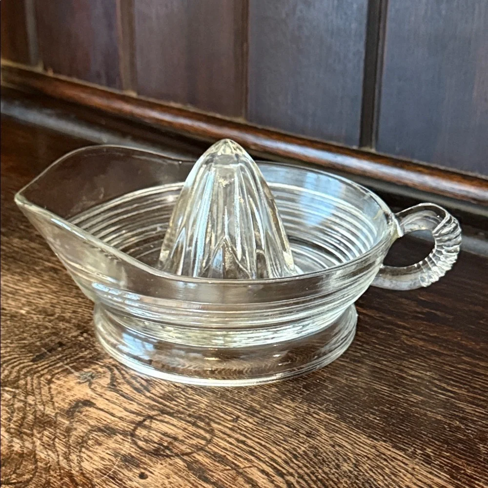 Elegant Clear Glass Citrus Juicer
